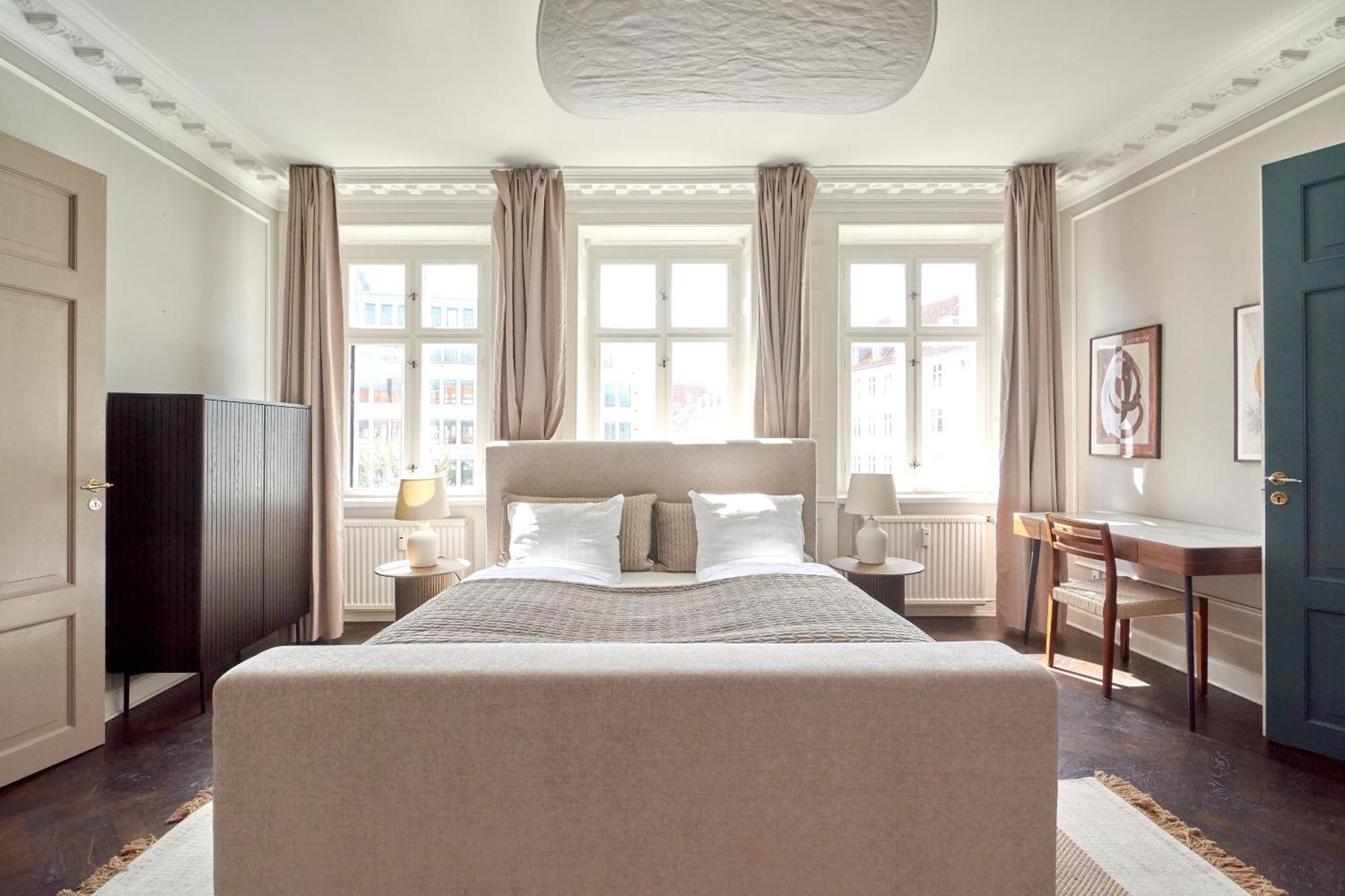Large 4 Bedroom With Balcony & Bathtub In Cph City København Eksteriør billede